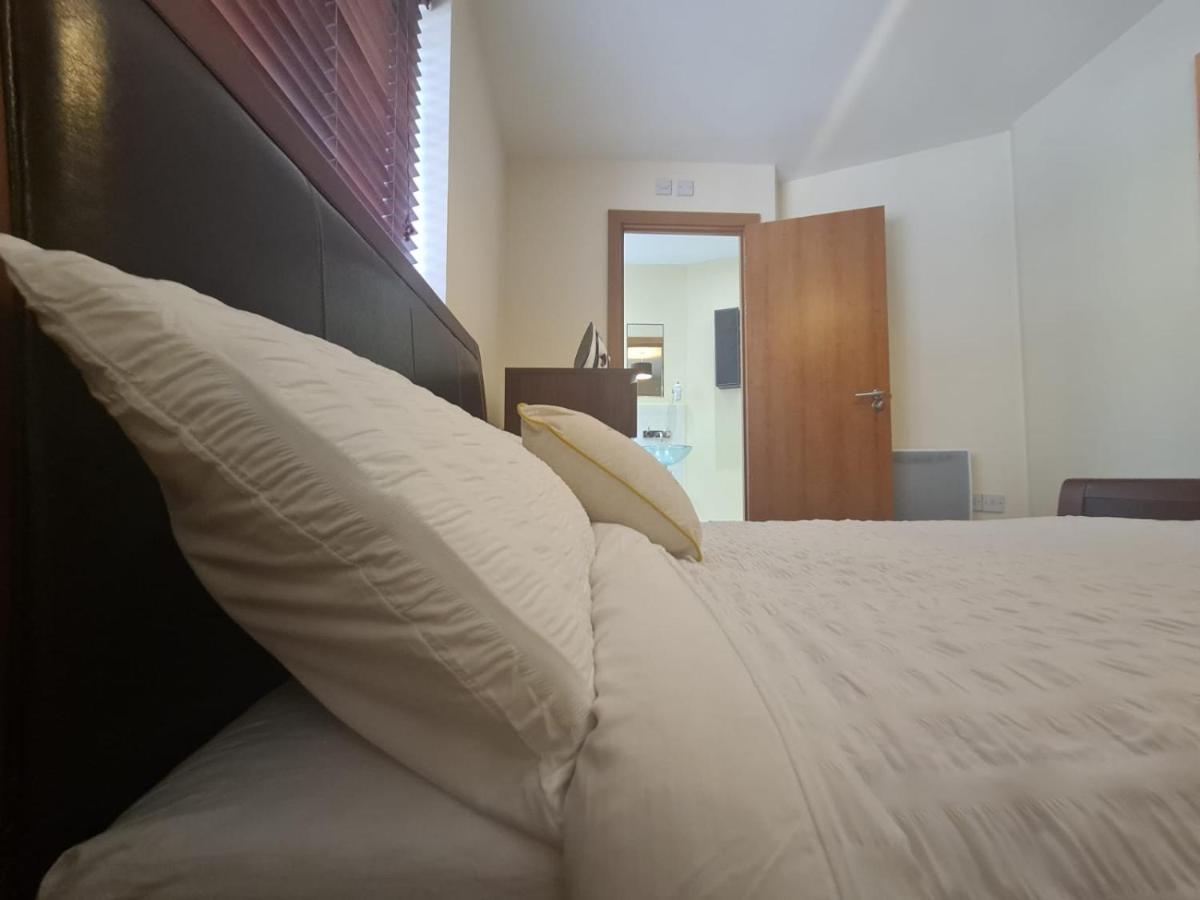 Red Naxela Canary Wharf Apartments 伦敦 外观 照片
