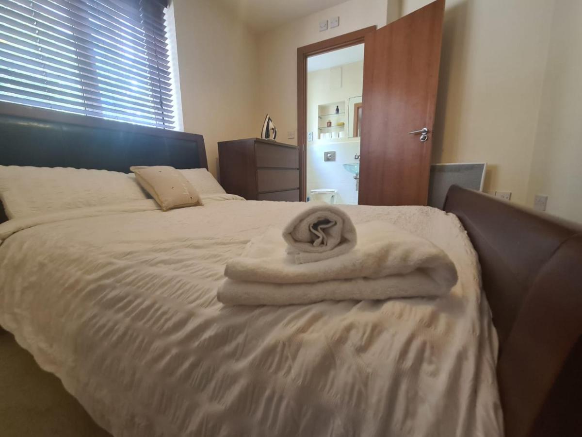 Red Naxela Canary Wharf Apartments 伦敦 外观 照片