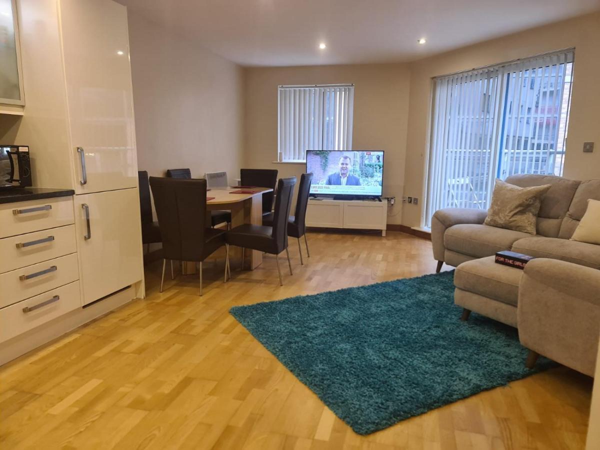 Red Naxela Canary Wharf Apartments 伦敦 外观 照片